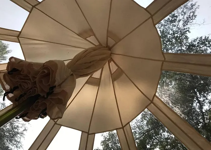 Bee Glamping Farm